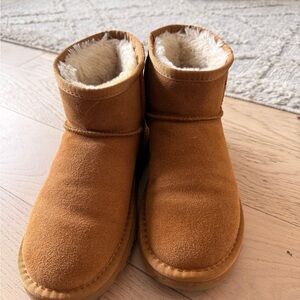 UGG minis